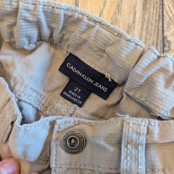 Bundle of 2T Toddler Clothing 4 Items Included - Picture 10 of 15